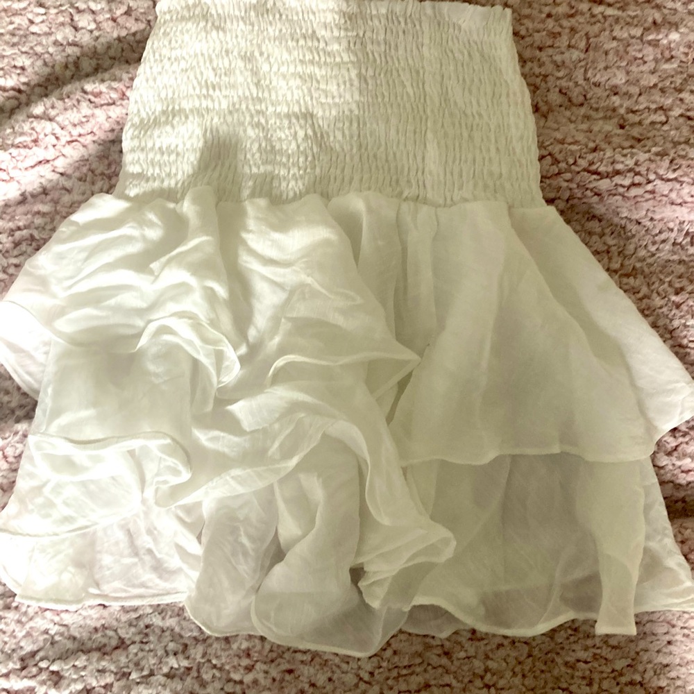 Cute white mini skirt